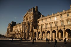 PARIS, FRANCE - 20 OCTOBRE 2017 : Louvre Le Louvre est Musée d'Art du ` s du monde le plus grand et le monument historique à Pari photographie stock PARIS, FRANCE - 20 OCTOBRE 2017 : Louvre Le Louvre est Musée d'Art du ` s du monde le plus grand et le monument historique à Pari photographie stock