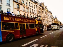 Paris-Reisebus mit Touristen stockfoto Paris-Reisebus mit Touristen stockfoto