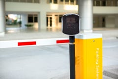 Parking samochodowego automatyczny hasłowy system System bezpieczeństwa dla budować dostęp - bariery bramy przerwa z opłaty drogo zdjęcie stock Parking samochodowego automatyczny hasłowy system System bezpieczeństwa dla budować dostęp - bariery bramy przerwa z opłaty drogo zdjęcie stock