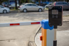 Parking samochodowego automatyczny hasłowy system System bezpieczeństwa dla budować dostęp - bariery bramy przerwa z opłaty drogo zdjęcie royalty free Parking samochodowego automatyczny hasłowy system System bezpieczeństwa dla budować dostęp - bariery bramy przerwa z opłaty drogo zdjęcie royalty free