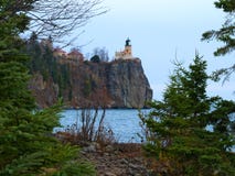 Parta el faro de la roca en la orilla del norte del lago Superior cerca de Duluth Minnesota imagen de archivo libre de regalías Parta el faro de la roca en la orilla del norte del lago Superior cerca de Duluth Minnesota imagen de archivo libre de regalías