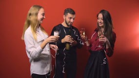 Partido de los amigos del Año Nuevo almacen de metraje de vídeo Partido de los amigos del Año Nuevo almacen de metraje de vídeo