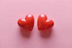 Pary serce na różowym tle Pojęcie Valentine&-x27; s dzień obraz royalty free Pary serce na różowym tle Pojęcie Valentine&-x27; s dzień obraz royalty free