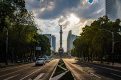 Paseo DE La Reforma weg en Engel van Onafhankelijkheidsmonument - Mexico-City, Mexico stock foto's Paseo DE La Reforma weg en Engel van Onafhankelijkheidsmonument - Mexico-City, Mexico stock foto's