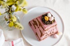 Paskha kwarka deseru Tradycyjny Ortodoksalny Wielkanocny Curd t?o barwi?cy Easter jajek eps8 formata czerwony tulipanu wektor Tra fotografia stock Paskha kwarka deseru Tradycyjny Ortodoksalny Wielkanocny Curd t?o barwi?cy Easter jajek eps8 formata czerwony tulipanu wektor Tra fotografia stock