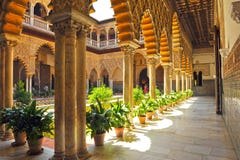 Patio de las Doncellas, Alcazar real en Sevilla, España imagen de archivo Patio de las Doncellas, Alcazar real en Sevilla, España imagen de archivo