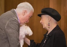 Patrick Page u. Rosemary Harris am Treffen 2019 die Kandidaten bedrängen Quark lizenzfreie stockfotos Patrick Page u. Rosemary Harris am Treffen 2019 die Kandidaten bedrängen Quark lizenzfreie stockfotos