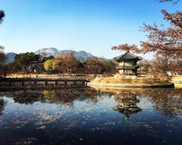 Pavilhão Seoul de Hyangwonjeong imagem de stock royalty free Pavilhão Seoul de Hyangwonjeong imagem de stock royalty free