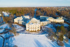 Pavlovsk παλάτι και πάρκο παλατιών, αεροφωτογραφία ημέρας Φεβρουαρίου pavlovsk Ρωσία στοκ εικόνα Pavlovsk παλάτι και πάρκο παλατιών, αεροφωτογραφία ημέρας Φεβρουαρίου pavlovsk Ρωσία στοκ εικόνα