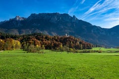 Paysage alpin étonnant de campagne dans le temps d'automne l'Autriche, le Tirol photo stock Paysage alpin étonnant de campagne dans le temps d'automne l'Autriche, le Tirol photo stock