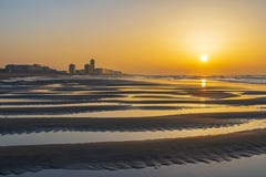 Paysage urbain d'Oostende au coucher du soleil, Belgique photo libre de droits Paysage urbain d'Oostende au coucher du soleil, Belgique photo libre de droits