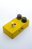 pedal amarillo del efecto de la guitarra fotografía de archivo pedal amarillo del efecto de la guitarra fotografía de archivo