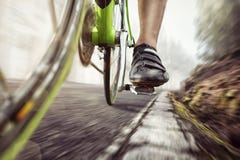 Pedale di una bicicletta di corsa rapida immagini stock libere da diritti Pedale di una bicicletta di corsa rapida immagini stock libere da diritti