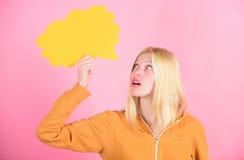 Pensamientos de la mujer adorable alegre Las ideas y los pensamientos copian el espacio Idea e inspiración Idea y concepto el ins imagen de archivo libre de regalías Pensamientos de la mujer adorable alegre Las ideas y los pensamientos copian el espacio Idea e inspiración Idea y concepto el ins imagen de archivo libre de regalías