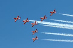 Personas aeroacrobacias de los Snowbirds canadienses foto de archivo libre de regalías Personas aeroacrobacias de los Snowbirds canadienses foto de archivo libre de regalías