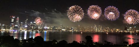 Perth miasta fajerwerki zdjęcie stock Perth miasta fajerwerki zdjęcie stock