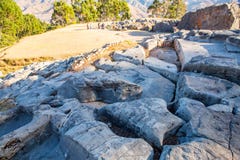 Peru, Qenko, die bij Archeologisch Park van Saqsaywaman wordt gevestigd stock afbeeldingen Peru, Qenko, die bij Archeologisch Park van Saqsaywaman wordt gevestigd stock afbeeldingen