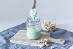 PESTO АНАКАРДИИ СМЕТАНООБРАЗНЫЙ стоковые изображения rf PESTO АНАКАРДИИ СМЕТАНООБРАЗНЫЙ стоковые изображения rf