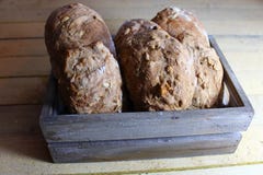 petits pains dans un panier images stock petits pains dans un panier images stock