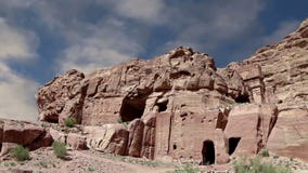 Petra, Джордан, Ближний Восток -- символ Джордана, так же, как ` s Джордана больше всего-посетило туристическую достопримечательн сток-видео Petra, Джордан, Ближний Восток -- символ Джордана, так же, как ` s Джордана больше всего-посетило туристическую достопримечательн сток-видео