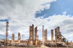 Petrochemische Destillationindustrie der Erdölraffinerie lizenzfreies stockfoto Petrochemische Destillationindustrie der Erdölraffinerie lizenzfreies stockfoto