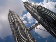 Petronas torreggia su - Kuala Lumpur - la Malesia Immagini Stock Libere da Diritti Petronas torreggia su - Kuala Lumpur - la Malesia Immagini Stock Libere da Diritti