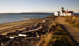 Phare Puget Sound Seattle de West Point de parc de découverte image libre de droits Phare Puget Sound Seattle de West Point de parc de découverte image libre de droits