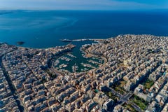Photo panoramique de bourdon aérien de Le Pirée et de marina de pasalimani de Zea en journée photographie stock Photo panoramique de bourdon aérien de Le Pirée et de marina de pasalimani de Zea en journée photographie stock