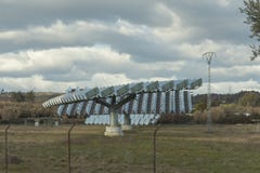 Photovoltaic panel słoneczny w słonecznym sadzie obrazy royalty free Photovoltaic panel słoneczny w słonecznym sadzie obrazy royalty free