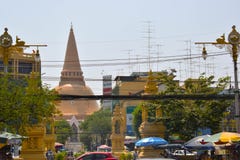 Phra Pathommachedi le temple en Thaïlande photo stock Phra Pathommachedi le temple en Thaïlande photo stock