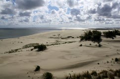 Piasek diuny i piękne chmury, Curonian mierzeja, Rosja zdjęcia stock Piasek diuny i piękne chmury, Curonian mierzeja, Rosja zdjęcia stock