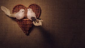 Piccolo uccello due gli amanti, cuore Fotografia Stock Piccolo uccello due gli amanti, cuore Fotografia Stock