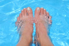 Piedi in acqua Fotografia Stock Piedi in acqua Fotografia Stock