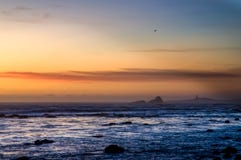 Piedras Blancas fyr på den centrala kusten av Kalifornien arkivfoto Piedras Blancas fyr på den centrala kusten av Kalifornien arkivfoto