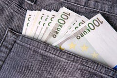 Pieniądze w cajg kieszeni, euro banknoty Fotografia Royalty Free Pieniądze w cajg kieszeni, euro banknoty Fotografia Royalty Free