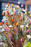 Pieniądze daruje buddyjskim dla świętego Buddha dnia Tajlandia zdjęcia stock Pieniądze daruje buddyjskim dla świętego Buddha dnia Tajlandia zdjęcia stock
