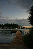 Pier At The Swimming Lanes seul au parc de plage de Meydenbauer dans Bellevue après heure après l'obscurité image libre de droits Pier At The Swimming Lanes seul au parc de plage de Meydenbauer dans Bellevue après heure après l'obscurité image libre de droits