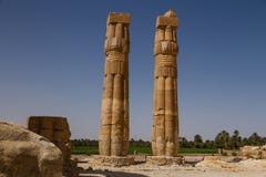 Piliers de temple de Soleb au Soudan image libre de droits Piliers de temple de Soleb au Soudan image libre de droits