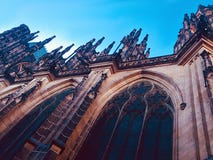 Pináculos do ` s do St Vitus Cathedral, Praga fotografia de stock Pináculos do ` s do St Vitus Cathedral, Praga fotografia de stock