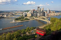 Pittsburgh com o declive de Duquesne fotografia de stock royalty free Pittsburgh com o declive de Duquesne fotografia de stock royalty free