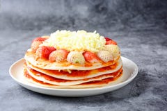 Pizza with strawberry and cheeses royalty free stock photography Pizza with strawberry and cheeses royalty free stock photography