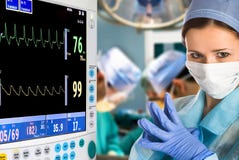 Pièce en fonction de docteur féminin photographie stock libre de droits Pièce en fonction de docteur féminin photographie stock libre de droits