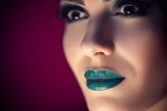 Piękno modela twarz z Turkusowym Makeup zdjęcia royalty free Piękno modela twarz z Turkusowym Makeup zdjęcia royalty free