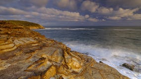Plage de mastic au coucher du soleil, parc national de Bouddi, c?te centrale, NSW, Australie photographie stock Plage de mastic au coucher du soleil, parc national de Bouddi, c?te centrale, NSW, Australie photographie stock