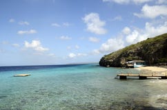 Plage en île du Curaçao, mer des Caraïbes image libre de droits Plage en île du Curaçao, mer des Caraïbes image libre de droits