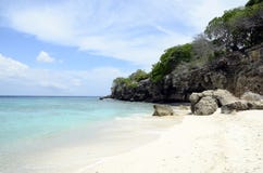 Plage en île du Curaçao, mer des Caraïbes photographie stock libre de droits Plage en île du Curaçao, mer des Caraïbes photographie stock libre de droits