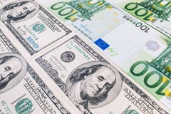 Plan rapproché des dollars US et des euros américains photos stock Plan rapproché des dollars US et des euros américains photos stock
