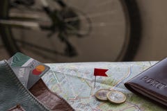 Planera din tur på en cykel royaltyfria foton Planera din tur på en cykel royaltyfria foton