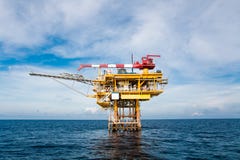 Plate-forme de pétrole et de gaz en golfe ou mer, l'énergie mondiale, O photographie stock Plate-forme de pétrole et de gaz en golfe ou mer, l'énergie mondiale, O photographie stock