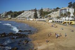 Playa en Concon en la Costa del Pacífico de Chile Imágenes de archivo libres de regalías Playa en Concon en la Costa del Pacífico de Chile Imágenes de archivo libres de regalías
